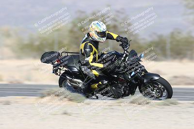 media/Dec-01-2025-Moto Forza (Mon) [[2daa91e15f]]/3-Beginner Group/Session 2 (Turn 7 Inside Pans)/